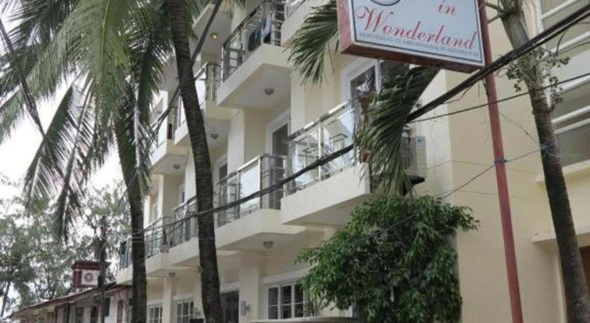 Alice In Wonderland Beach Hotel Balabag  Exterior photo